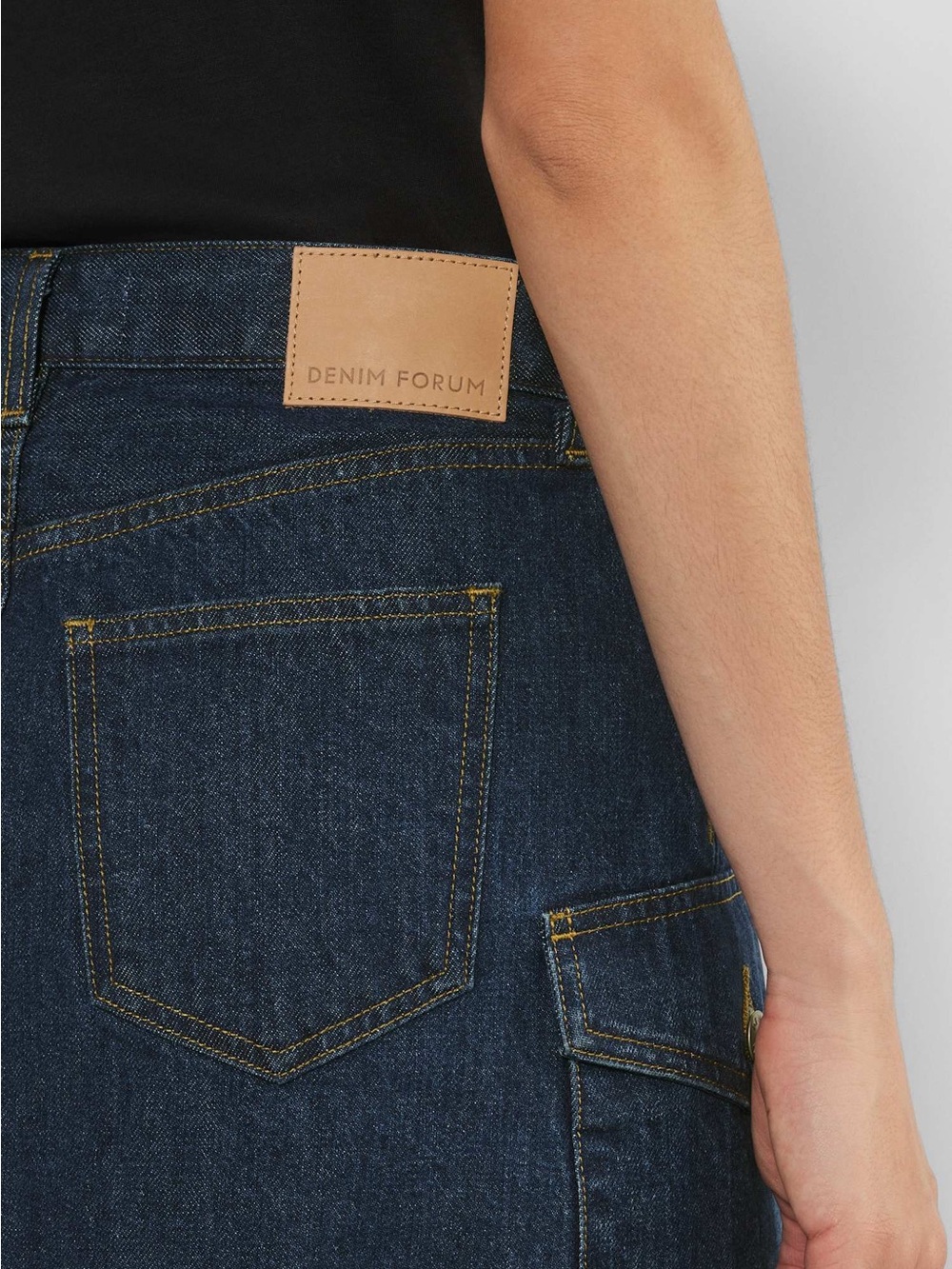 Denim Forum The '90s Cargo Mini Denim Skirt - Picture 7 of 9